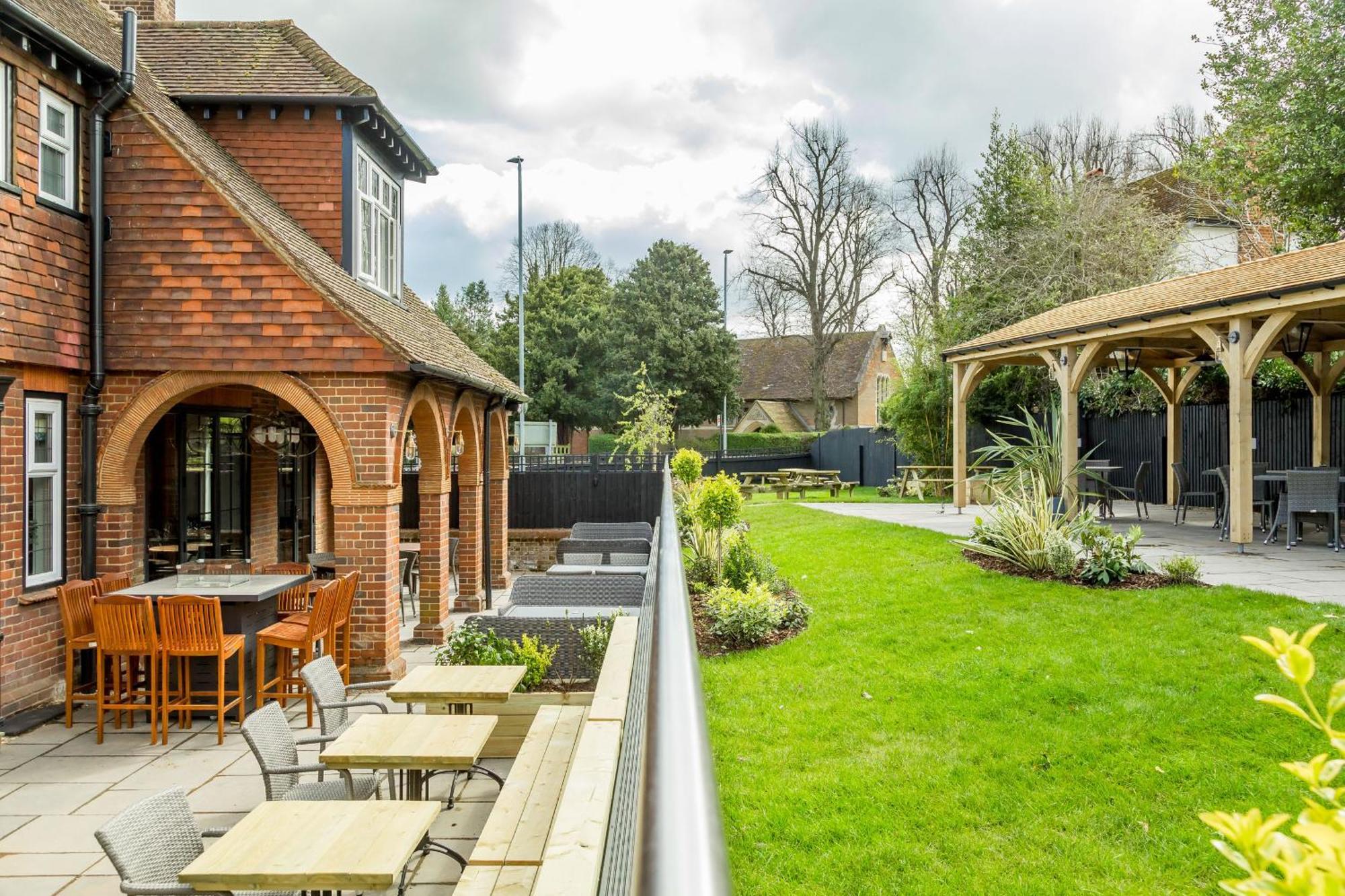 The Chequers Inn Knebworth Экстерьер фото